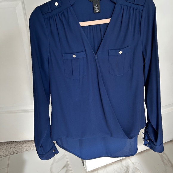 Navy blue blouse with chrome buttons on sleeves - Picture 1 of 3